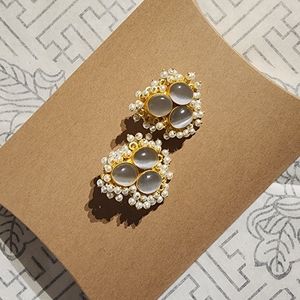 Flambouyant stud earrings
